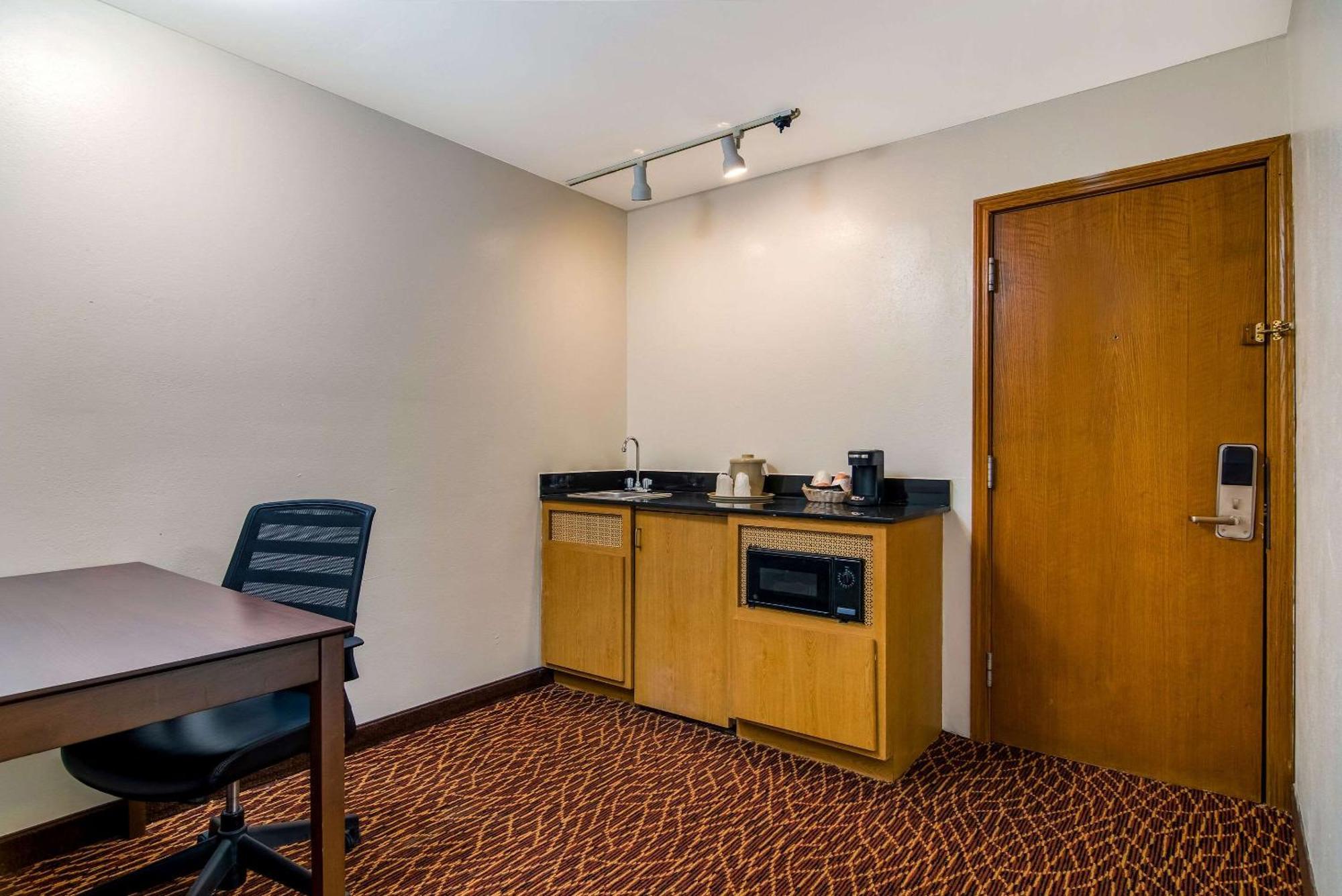 Quality Inn Marietta Exterior photo