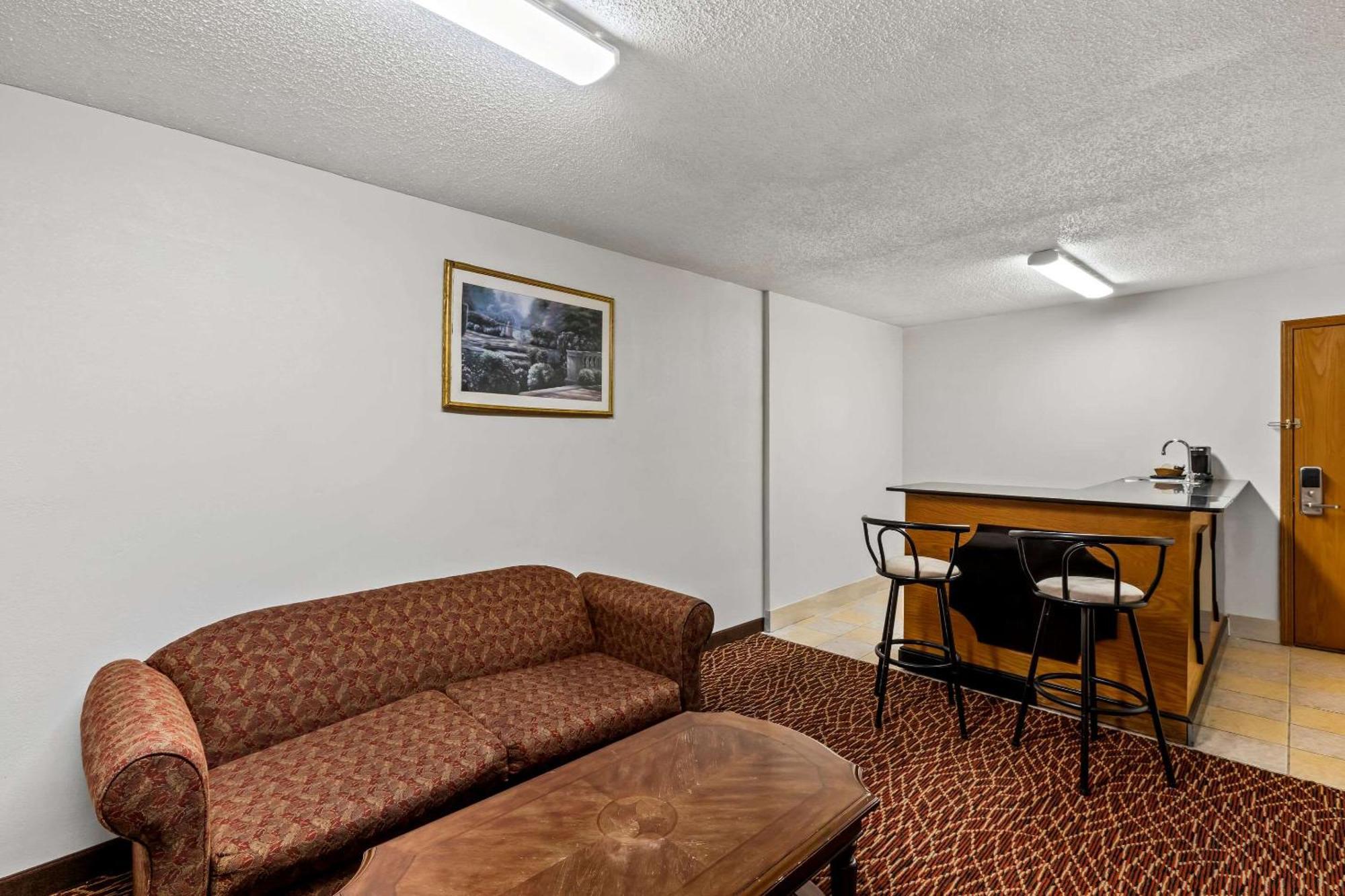 Quality Inn Marietta Exterior photo